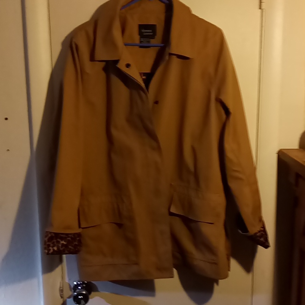Dennis Basso lightweight cute coat fun to wear
